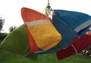 Verschiedene Farben Tasche aus gesegeltem Segel TRIANGOLI