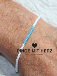 DINGE MIT HERZ Armband weiß mit türkis micro