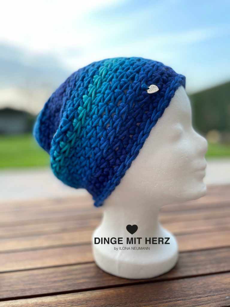 Dinge mit Herz Mütze Cento Damenmütze Wolle Merinowolle Häkelmütze Handmade blau