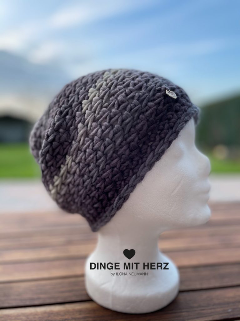 Dinge mit Herz Mütze Cento Damenmütze Wolle Merinowolle Häkelmütze Handmade Unikat dunkelgrau