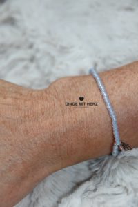 DINGE MIT HERZ Armband MINI hellblau rauchblau nebelgrau gold schimmernd