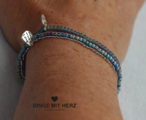 DINGE-MIT-HERZ Armband Mini blau grüne Töne schimmernd und matt DUO