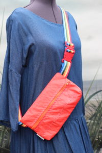 Dinge mit Herz MARSUPIO Tasche aus gesegeltem Segel rot