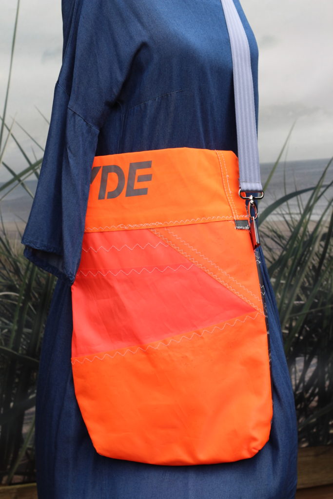 Dinge mit Herz BORSA Umhängetasche aus gesegeltem Segel NEILPRYDE orange dunkelgrau