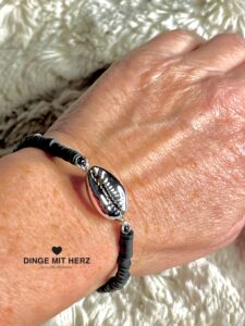 Armband Vinyl schwarz Muschel silber