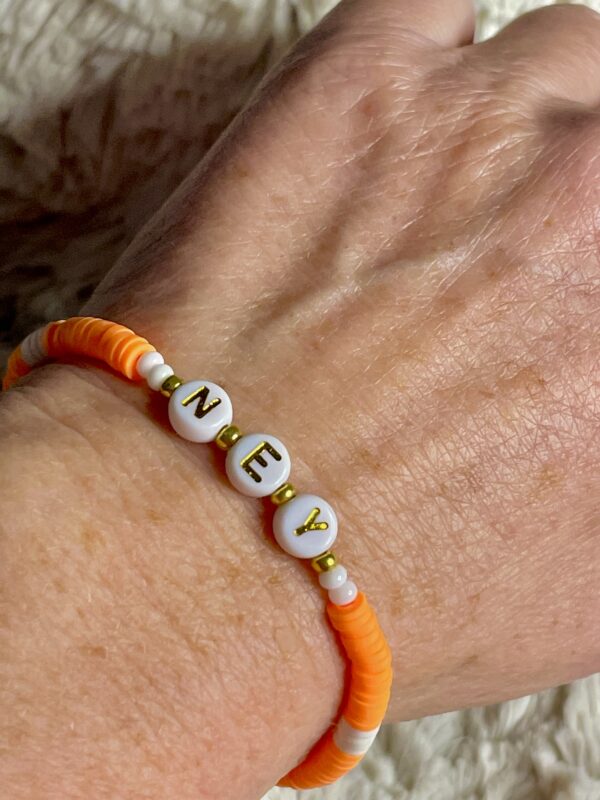 Armband Heishi Tonperlen Individuell-Name-Ort-Wunschtext