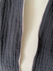 Musselin - Tücher - Schals mit neon Saum